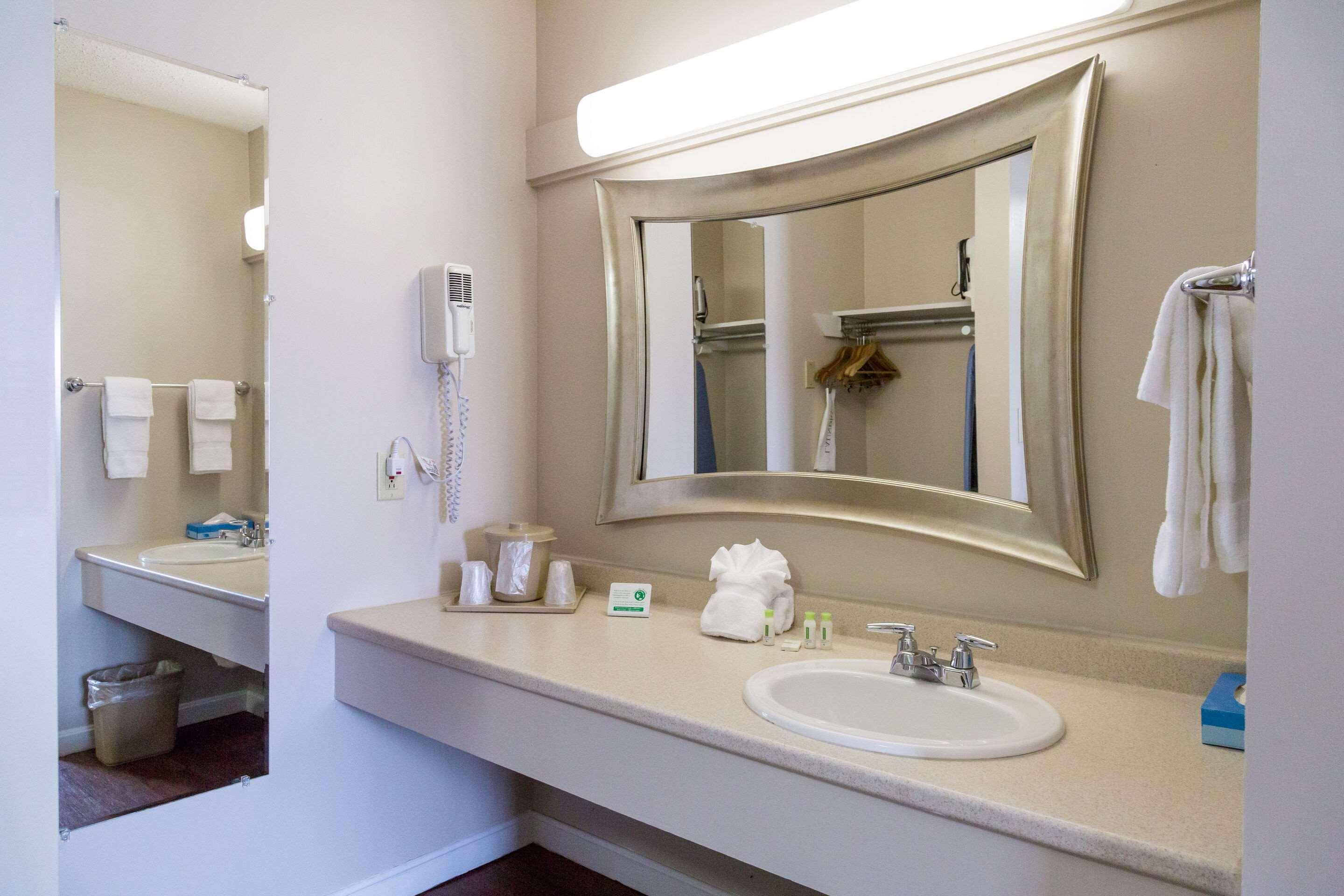 Fireside Inn & Suites Auburn Луистън Екстериор снимка