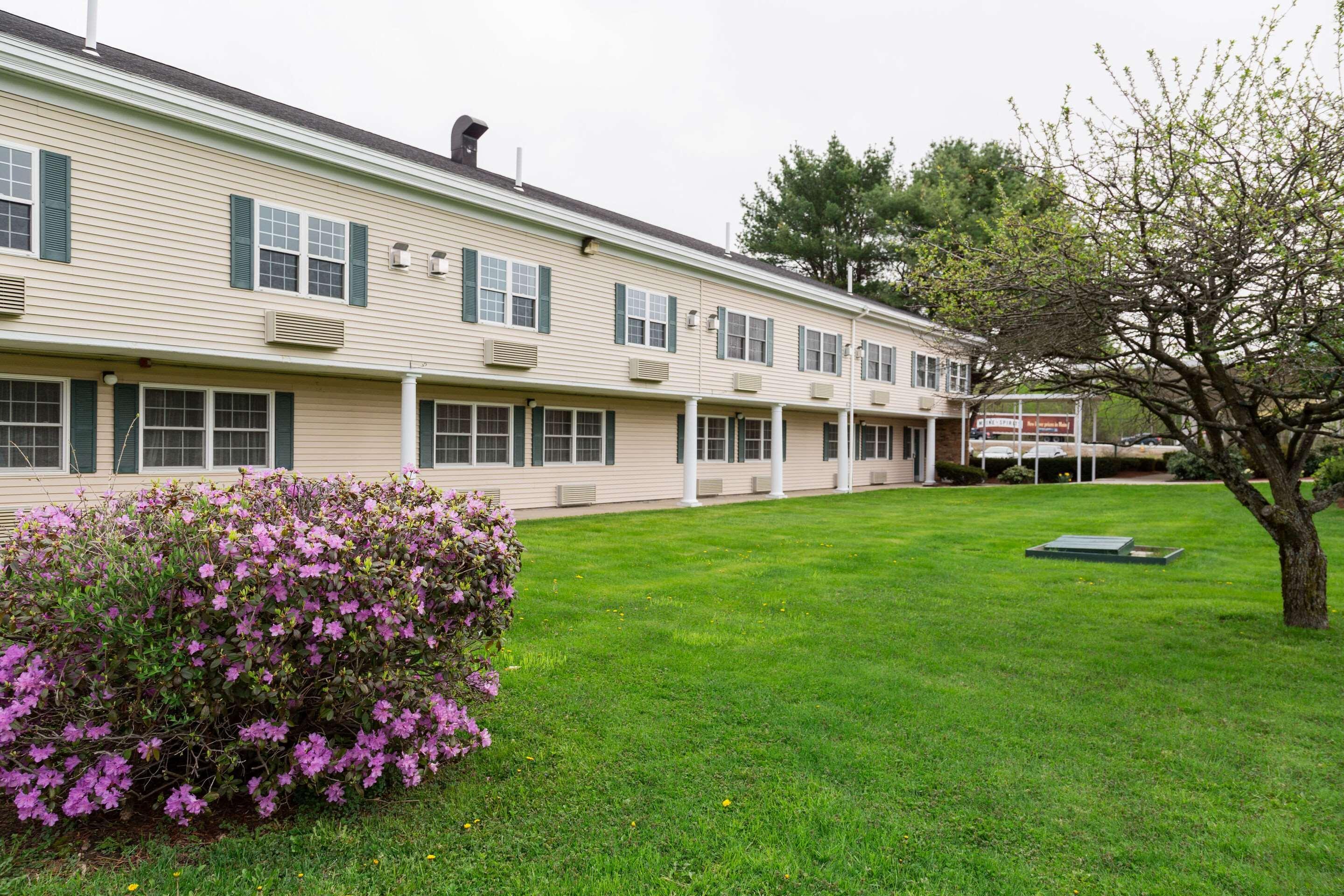 Fireside Inn & Suites Auburn Луистън Екстериор снимка