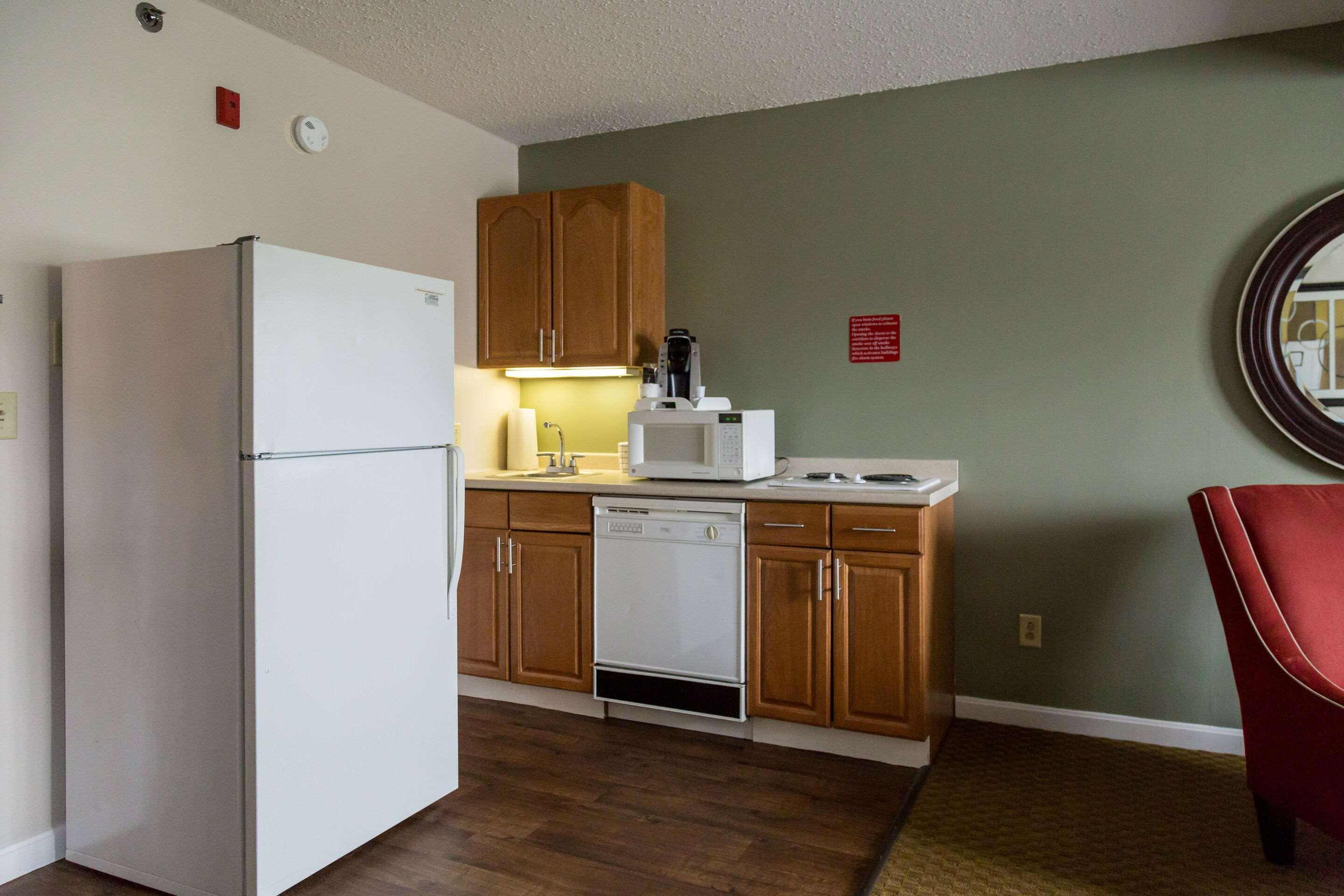 Fireside Inn & Suites Auburn Луистън Екстериор снимка